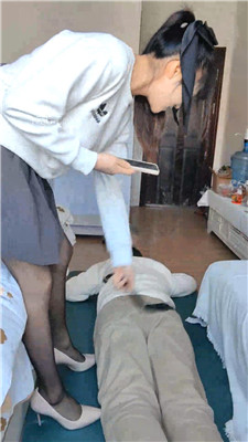 图片[9]_【半糖】高跟踩踏/鞭打_绳艺库视频下载