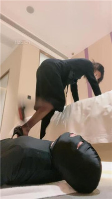 图片[5]_【柔儿公主】高跟黑丝踩踏/喂口水/赏赐圣水_绳艺库视频下载