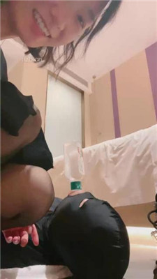 图片[9]_【柔儿公主】高跟黑丝踩踏/喂口水/赏赐圣水_绳艺库视频下载