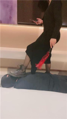 图片[11]_【柔儿公主】高跟黑丝踩踏/喂口水/赏赐圣水_绳艺库视频下载