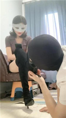 【成都DS】跪舔长靴原味脚_绳艺库视频下载