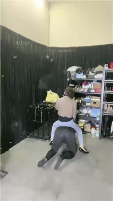 【高傲】狗笼圈养/骑马爬行/喂口水/鞭打/电击_绳艺库视频下载