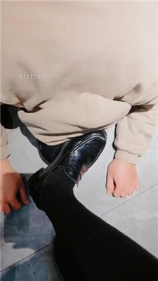 图片[2]-舒苒】跪舔皮鞋及膝袜-黑丝诱惑-绳艺资源网