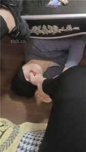 【水仙】桌下原味裸足狂舔【完整版】_绳艺库视频下载