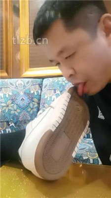 【文文文】KTV-素人S-闻小白鞋黑棉袜_绳艺库视频下载