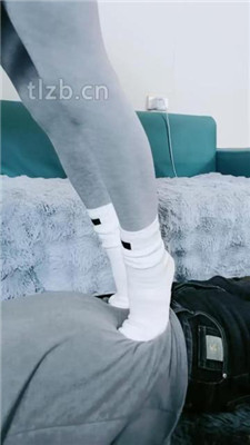 图片[8]-幽魅】运动鞋白袜全体重踩地毯/白袜蹂躏狗脸-绳艺资源网