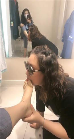 图片[1]-歌迪丝 服装店骑母狗 继续踩踏-绳艺资源网