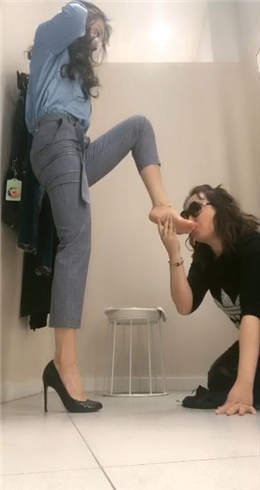 图片[1]-歌迪丝 服装店骑母狗 继续踩踏-绳艺资源网