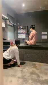 【小雅老师】温泉别墅强迫小三做母畜_绳艺库视频下载