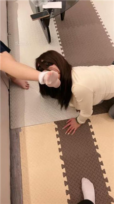 图片[18]-橙宝】双母畜-奴下奴-轮流舔脚/sp扭艺术/转胯/提档-绳艺资源网