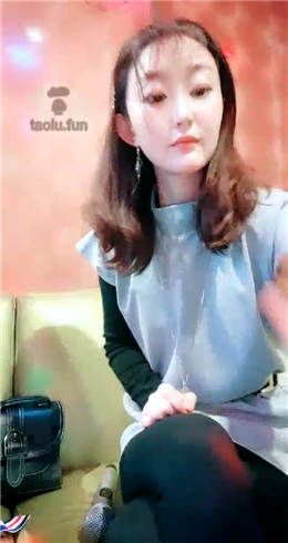 柒柒殿下带素人姐姐KTV调教贱狗走廊骑行店员围观_绳艺库视频下载