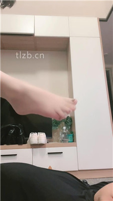 图片[5]-素人星探】白袜脚碾压踩地毯狗-绳艺资源网