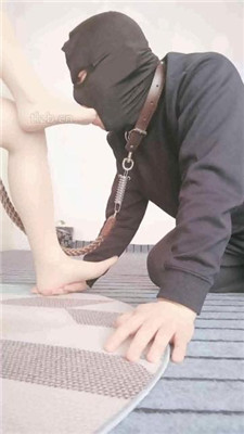 图片[12]-bibi团】狗笼圈养囚禁/人体鞋架/伺候沐足-绳艺资源网