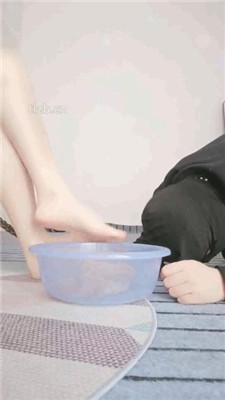 图片[14]-bibi团】狗笼圈养囚禁/人体鞋架/伺候沐足-绳艺资源网