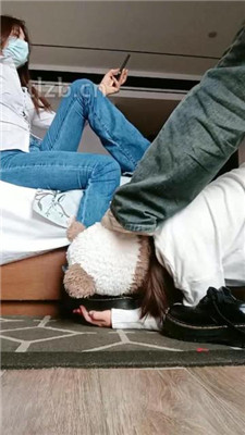 图片[10]-爱可呀】双S-伺候超模学姐-胯下羞辱/舔脚清理鞋底-绳艺资源网