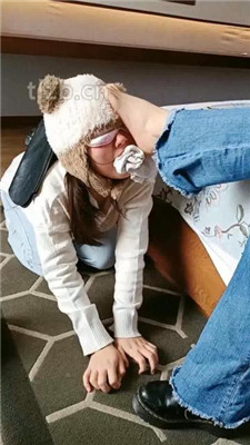 图片[13]-爱可呀】双S-伺候超模学姐-胯下羞辱/舔脚清理鞋底-绳艺资源网