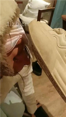 图片[19]-爱可呀】双S-伺候超模学姐-胯下羞辱/舔脚清理鞋底-绳艺资源网