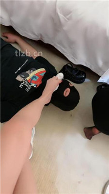 图片[3]-雅儿】双S-黑丝-帆布鞋踩踏/闻白袜臭鞋窝-绳艺资源网