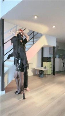 图片[4]-清禾】高跟鞋踩狗背/数据线鞭打/高跟踢踹-绳艺资源网