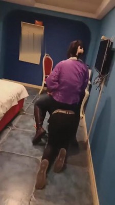 开发素人】极致美女和闺蜜情趣酒店暴打男神-绳艺资源网