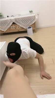 图片[11]-新疆王祖贤】跪舔白袜脚/塞嘴踩踏-绳艺资源网