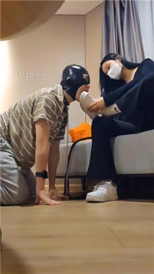 图片[9]-广州上头姐妹s】跪舔小白鞋白袜/踩踏/裸足插嘴-绳艺资源网