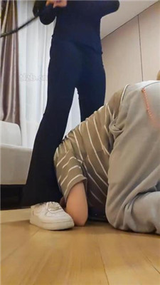 图片[10]-广州上头姐妹s】跪舔小白鞋白袜/踩踏/裸足插嘴-绳艺资源网