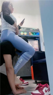 图片[17]-小妮】网吧-电竞桌底甘愿做奴完整版】-绳艺资源网