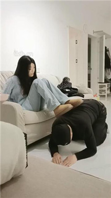 【小殿下】雪地靴践踏抖M家奴_绳艺库视频下载