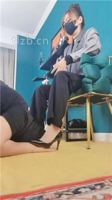 【魔鬼天使】高跟碾压狗爪/强制闻鞋/磕头求饶/骑马爬_绳艺库视频下载