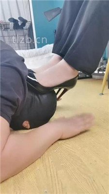 图片[3]-魔鬼天使】高跟碾压狗爪/强制闻鞋/磕头求饶/骑马爬-绳艺资源网