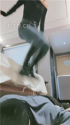 图片[5]-妮蔻】长靴踩狗头/人肉座椅/踩踏/舔脏鞋底/闻鞋闻白袜-绳艺资源网