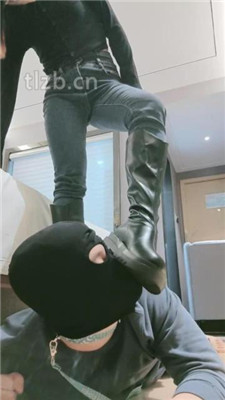 图片[6]-妮蔻】长靴踩狗头/人肉座椅/踩踏/舔脏鞋底/闻鞋闻白袜-绳艺资源网