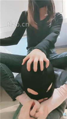 图片[14]-妮蔻】长靴踩狗头/人肉座椅/踩踏/舔脏鞋底/闻鞋闻白袜-绳艺资源网