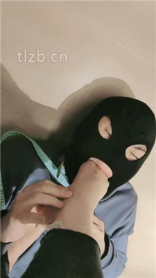 图片[20]-妮蔻】长靴踩狗头/人肉座椅/踩踏/舔脏鞋底/闻鞋闻白袜-绳艺资源网