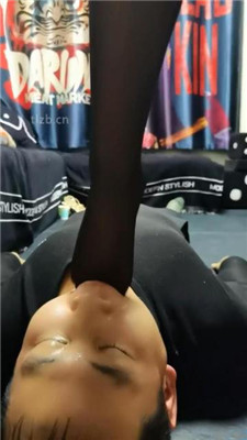 图片[18]-丝温】跪舔铆钉高跟黑丝/臭脚喂食/骑马转胯踩踏-绳艺资源网