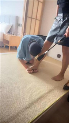 图片[11]-冰色】丝袜高跟踩虐/鞭打/狗链遛狗-绳艺资源网