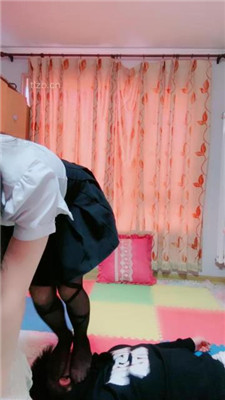 图片[4]-艾琳】坐脸窒息/虐乳/黑丝脚插嘴/踩踏-绳艺资源网