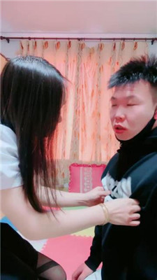 图片[8]-艾琳】坐脸窒息/虐乳/黑丝脚插嘴/踩踏-绳艺资源网