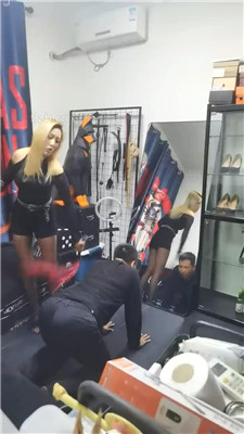 图片[2]-丝温】狂抽耳光/鞭打/黑丝脚踩踏-绳艺资源网