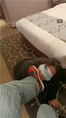 图片[11]-爱可呀】双S-开发超模学姐S-转胯/吃白袜/舔脏鞋/脚底喂食-HD绳艺资源网