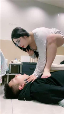 图片[9]-小羊】跪舔白棉袜/提档/臭脚捂脸/踩踏/胯下辱-HD绳艺资源网