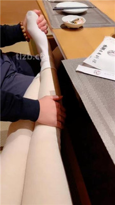 【苒溪】日料店白袜脚玩对象_绳艺库视频下载