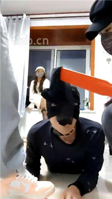 图片[18]-文文文】3S素人虐打-踩踏/舔脏鞋底/头压垃圾桶四视角版】-HD绳艺资源网