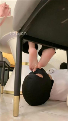 图片[4]-亚兮】桌底狂舔脏鞋臭袜/坐脸窒息-HD绳艺资源网