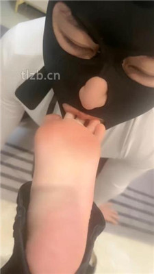 图片[18]-亚兮】桌底狂舔脏鞋臭袜/坐脸窒息-HD绳艺资源网