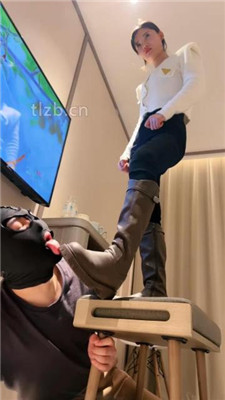 图片[6]-孤傲女帝】长靴踩踏/重度踢踹/白袜蹂躏/腿绞转胯双视角版】-HD绳艺资源网