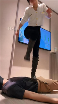 图片[10]-孤傲女帝】长靴踩踏/重度踢踹/白袜蹂躏/腿绞转胯双视角版】-HD绳艺资源网