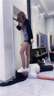 图片[17]-麋鹿银儿】黑丝高跟长腿/骑马转胯/腿绞/踩狗爪/插嘴-HD绳艺资源网