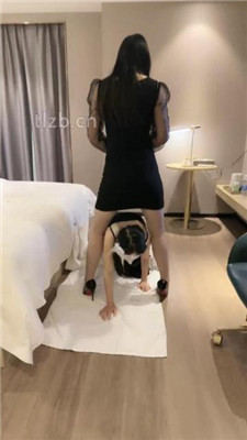 图片[3]-柒柒学姐】鞋尖插嘴/sp重度/狂舔臭脚/转胯-HD绳艺资源网